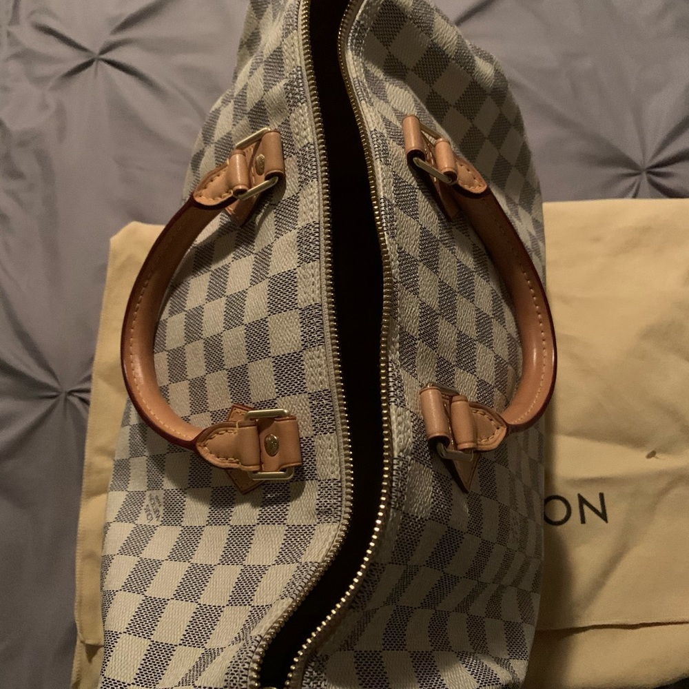 Louis Vuitton Speedy 30